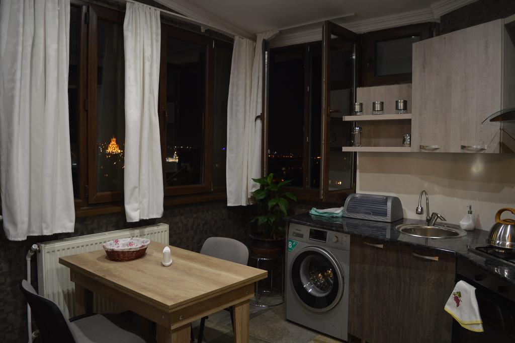 Terasa Mtacminda Apartment Tbilisi Bagian luar foto
